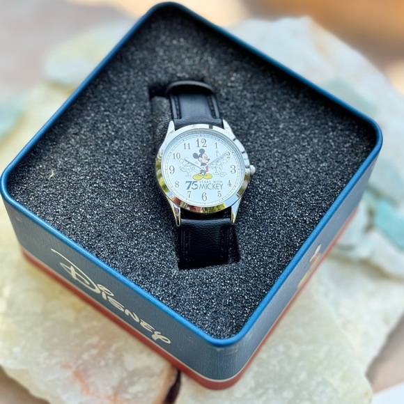 A Collectible Commemorative 75th Anniversary of the Creation of Mickey Watch - Picture 5 of 15